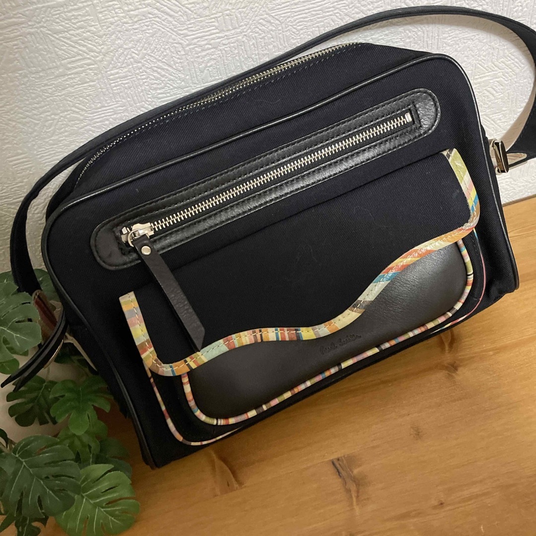 Paul Smith(ポールスミス)の【ポールスミス】ブラック　ハンドバッグ　500ミリペットボトルも可能　極美品 レディースのバッグ(ハンドバッグ)の商品写真