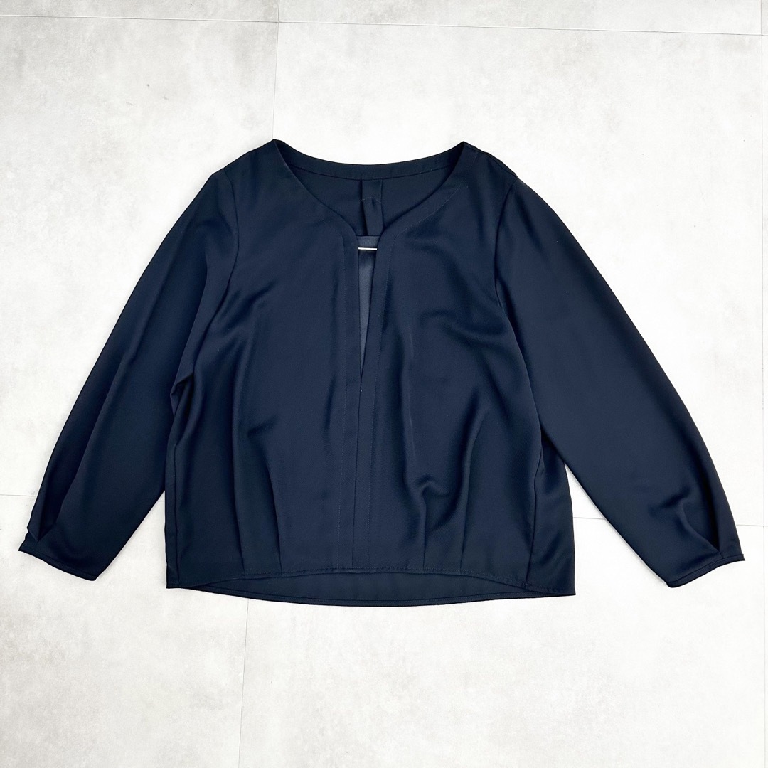 UNITED ARROWS green label relaxing(ユナイテッドアローズグリーンレーベルリラクシング)の【green label relaxing】美品 ネイビー ブラウス 仕事着 レディースのトップス(シャツ/ブラウス(長袖/七分))の商品写真