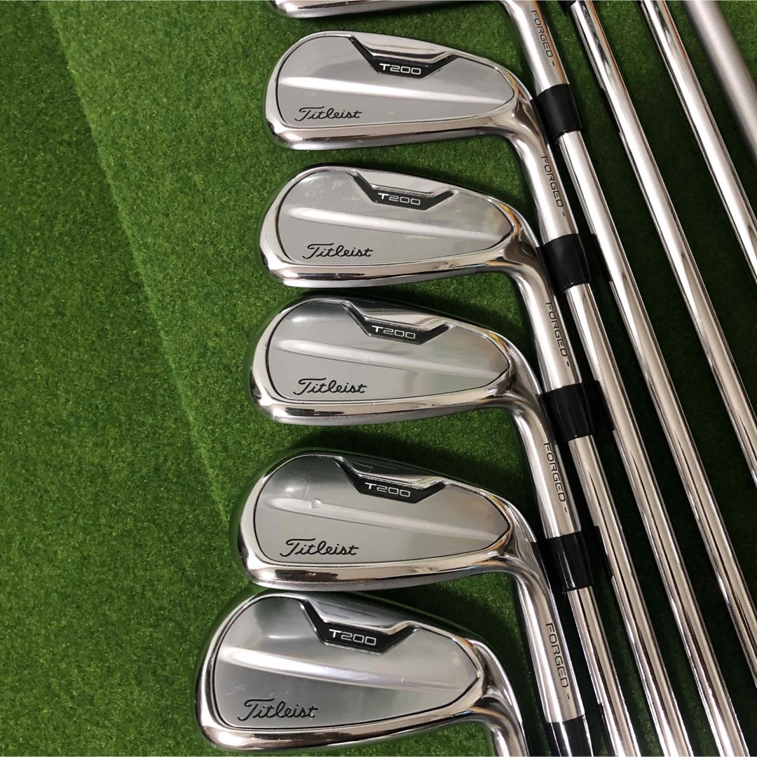 Titleist(タイトリスト)のタイトリスト　T200(2021) アイアン　3U.4U.5〜9.P.W 9本 スポーツ/アウトドアのゴルフ(クラブ)の商品写真