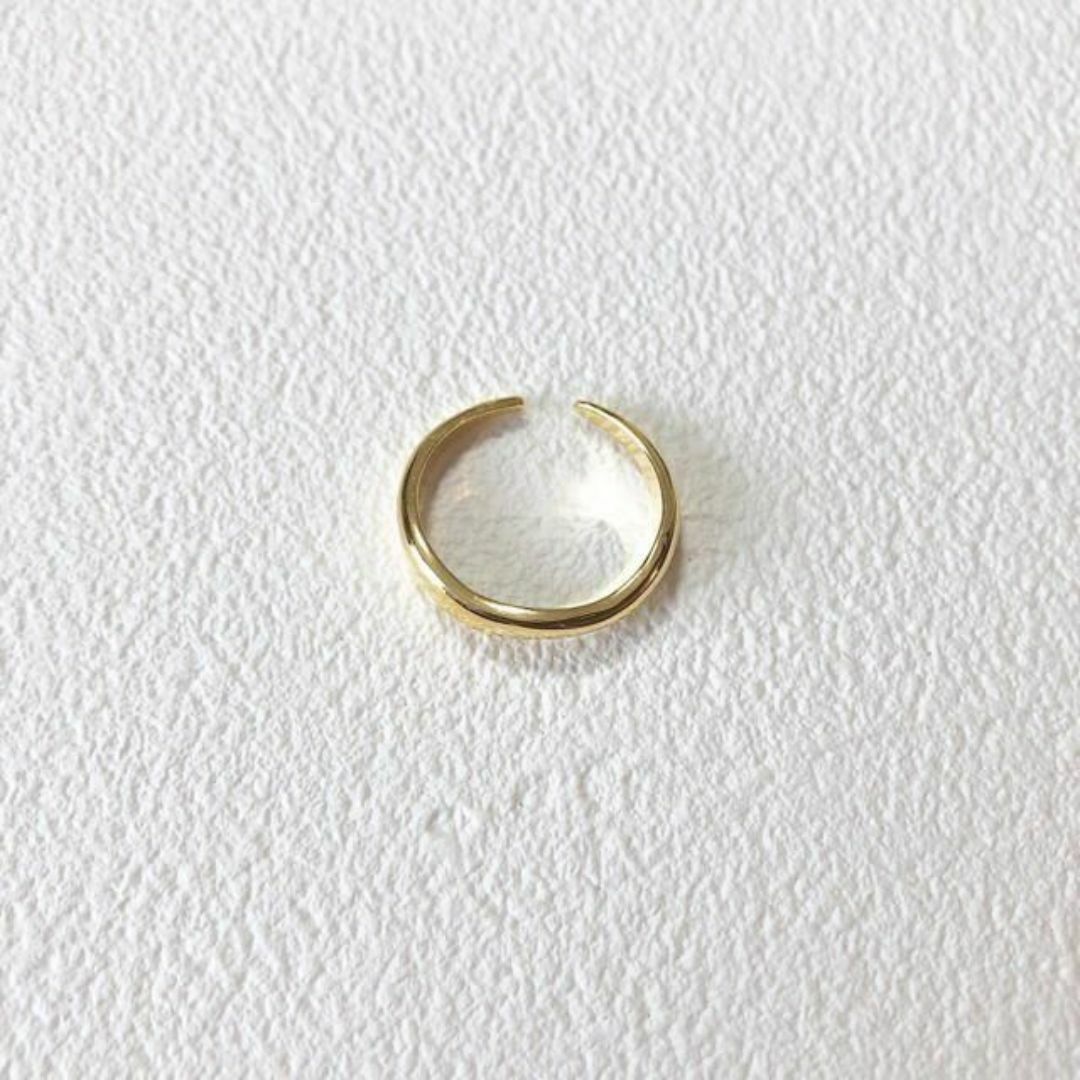 シンプルリング【ゴールド】 レディースのアクセサリー(リング(指輪))の商品写真