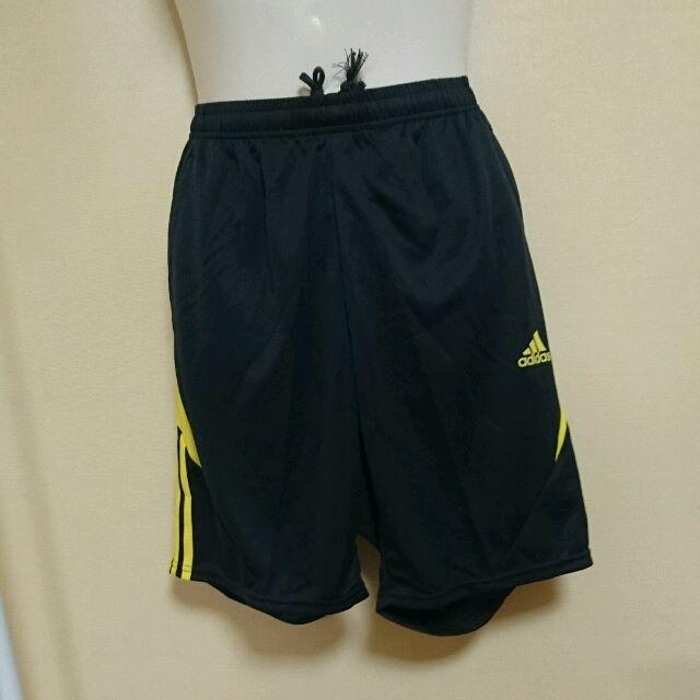 adidas(アディダス)の新品★廃盤★レア物　　アディダス・adidas　メンズＬサイズ　ハーフパンツ スポーツ/アウトドアのトレーニング/エクササイズ(トレーニング用品)の商品写真