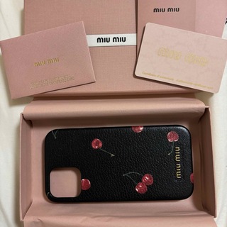 ミュウミュウ(miumiu)のMIUMIU iPhone12 ケース さくらんぼ チェリー 黒 ブラック(iPhoneケース)