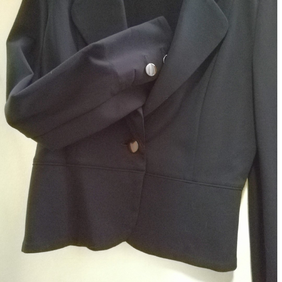 日本製 21000円　新品　ジャケット　黒　綿75% レディースのジャケット/アウター(テーラードジャケット)の商品写真