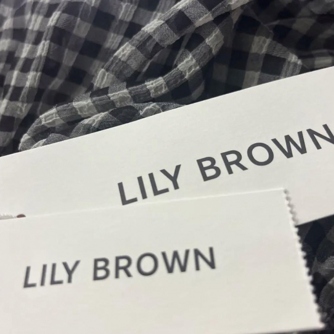 Lily Brown(リリーブラウン)の【5000円引き】リリーブラウン　ワンピース レディースのワンピース(ロングワンピース/マキシワンピース)の商品写真