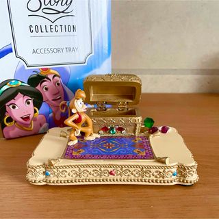 ディズニー(Disney)の新品未使用　レア　ディズニーストア　アラジン　アブー　アクセサリートレー　置き物(キャラクターグッズ)