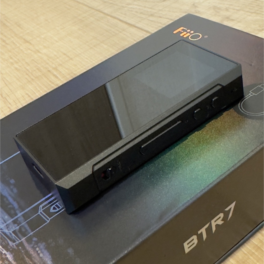 FiiO(フィーオ)のFiiO フィーオ BTR7 FIO-BTR7-B スマホ/家電/カメラのオーディオ機器(アンプ)の商品写真