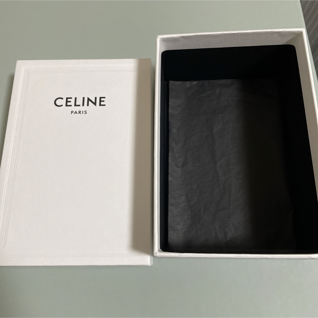 celine(セリーヌ)のCELINE  三つ折りウォレット　箱のみ レディースのファッション小物(財布)の商品写真