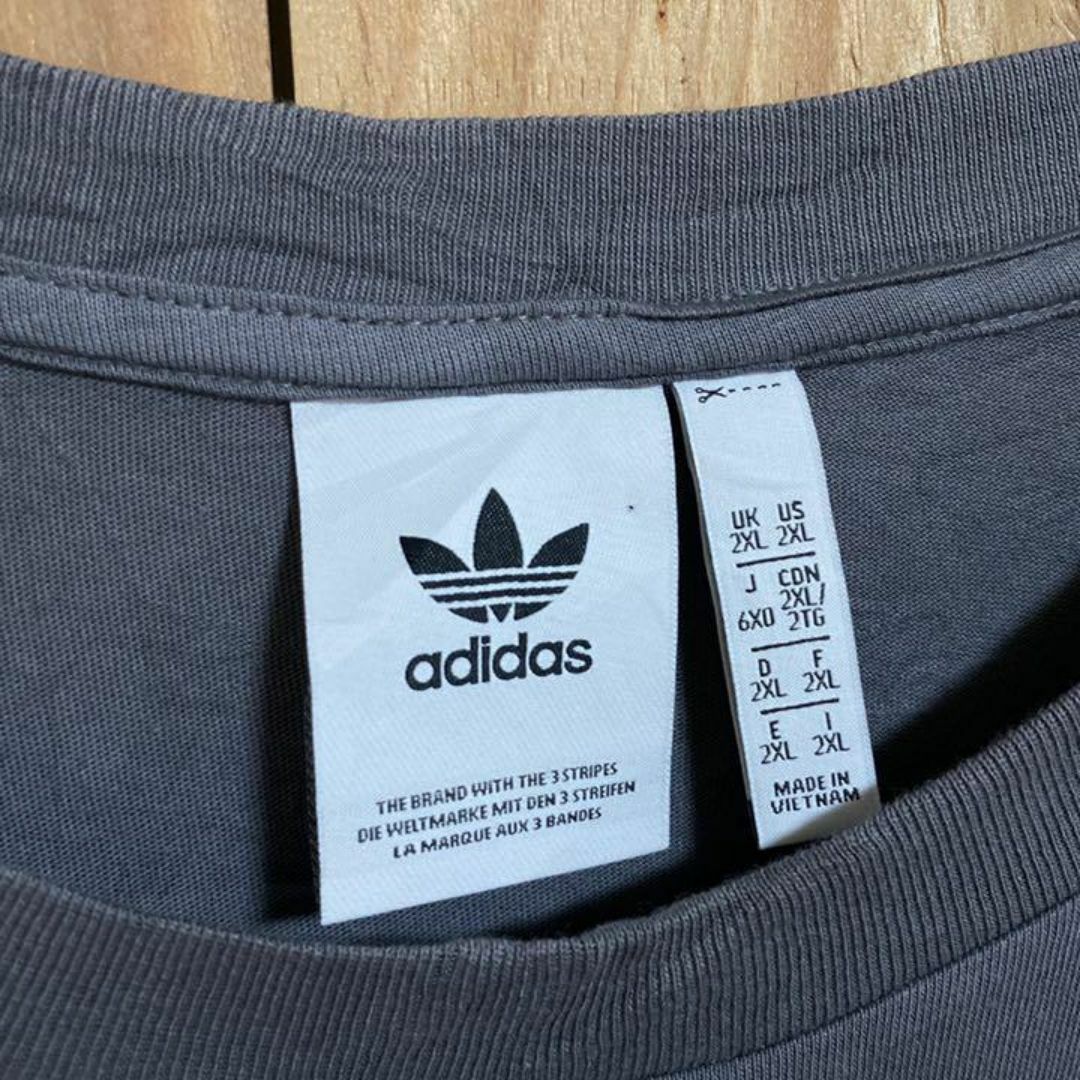 adidas(アディダス)のアディダス ロゴ トレフォイル Tシャツ グレー 薄手 USA古着 灰色 半袖 メンズのトップス(Tシャツ/カットソー(半袖/袖なし))の商品写真