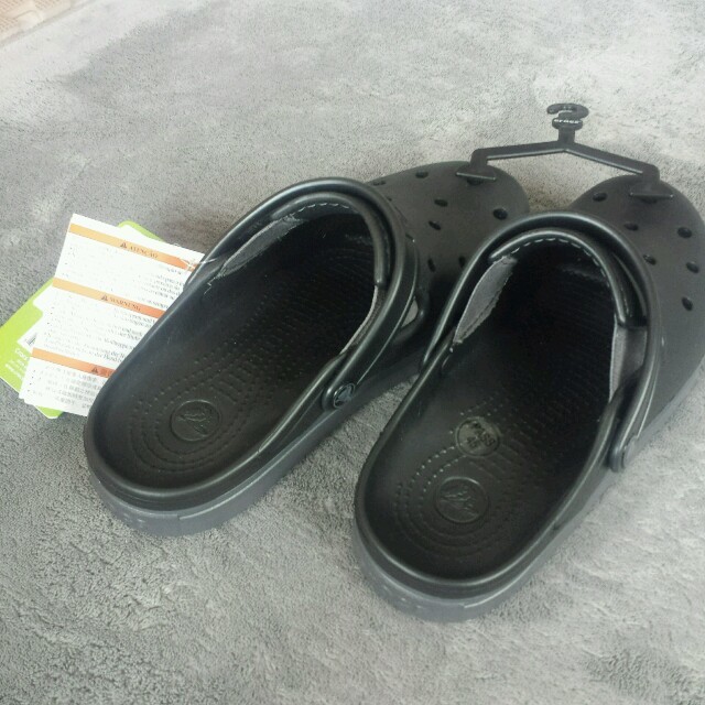 crocs(クロックス)の新品【クロックス】サンダル キッズ/ベビー/マタニティのキッズ靴/シューズ(15cm~)(サンダル)の商品写真