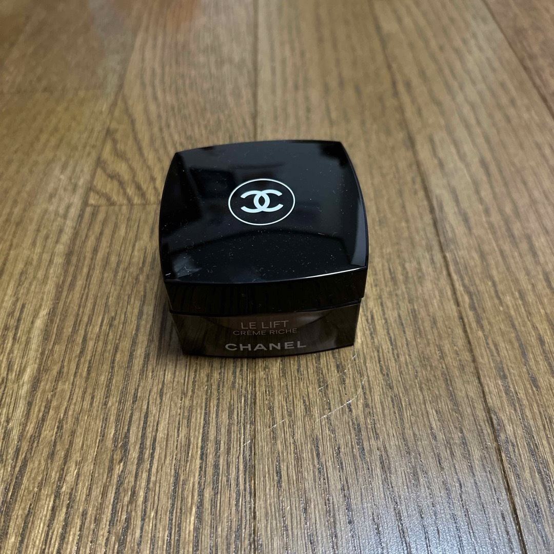 CHANEL(シャネル)のシャネル ル リフト クレーム リッシュ 50ml 未使用 コスメ/美容のスキンケア/基礎化粧品(フェイスクリーム)の商品写真