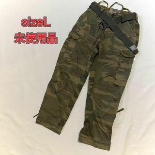 アバクロンビーアンドフィッチ(Abercrombie&Fitch)の【未使用】アバクロ　カーゴパンツ　裾ジップ　ベルテッド　カモフラ(ワークパンツ/カーゴパンツ)