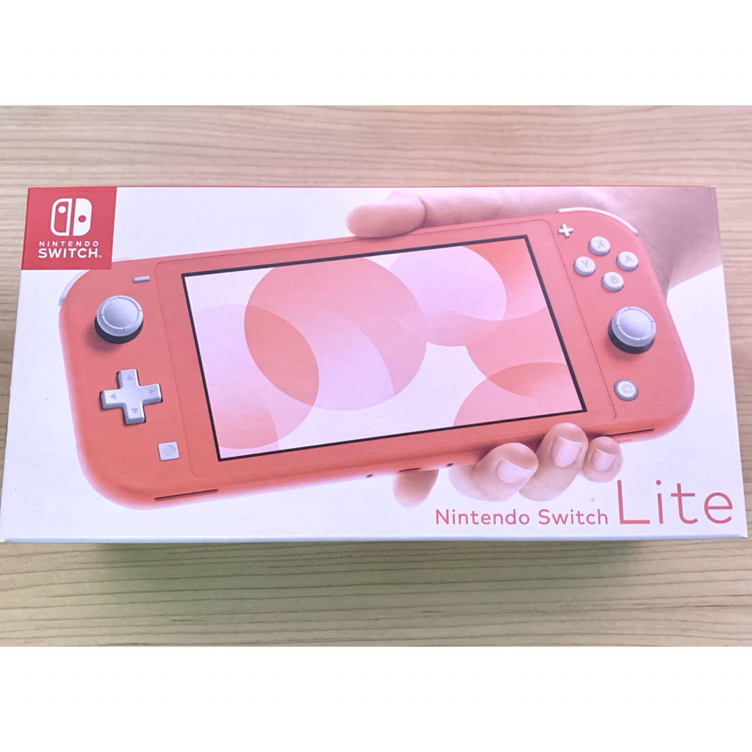 Nintendo Switch(ニンテンドースイッチ)の新品 Nintendo Switch Lite コーラル エンタメ/ホビーのゲームソフト/ゲーム機本体(携帯用ゲーム機本体)の商品写真