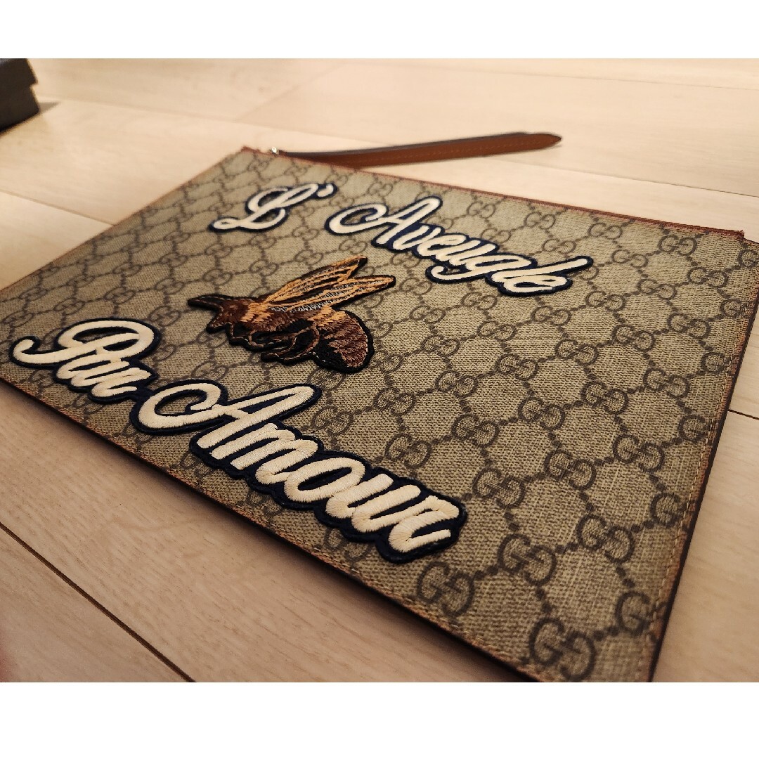 GUCCI - 国内未入荷✨美品GUCCIクラッチバッグ蜂刺繍の通販 by GUCCI - 国内未入荷✨美品GUCCIクラッチバッグ蜂刺繍の通販 by