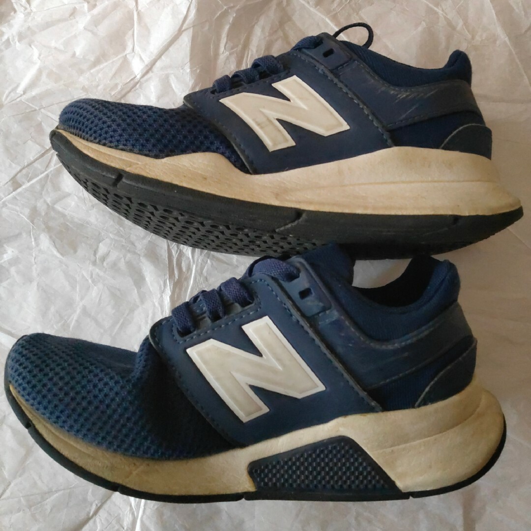 New Balance(ニューバランス)のニューバランス ネイビー19cm キッズ/ベビー/マタニティのキッズ靴/シューズ(15cm~)(スニーカー)の商品写真