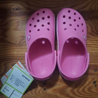 クロックス(crocs)の新品未使用　クロックス(サンダル)