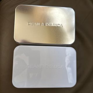 ディーンアンドデルーカ(DEAN & DELUCA)の【缶のみ】DEAN&DELUCA ディーンアンドデルーカ クッキー缶　 銀と白(その他)