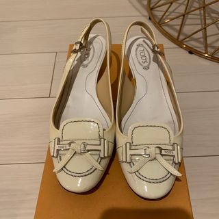 トッズ(TOD'S)のトッズ　バックストラップホワイト(ハイヒール/パンプス)