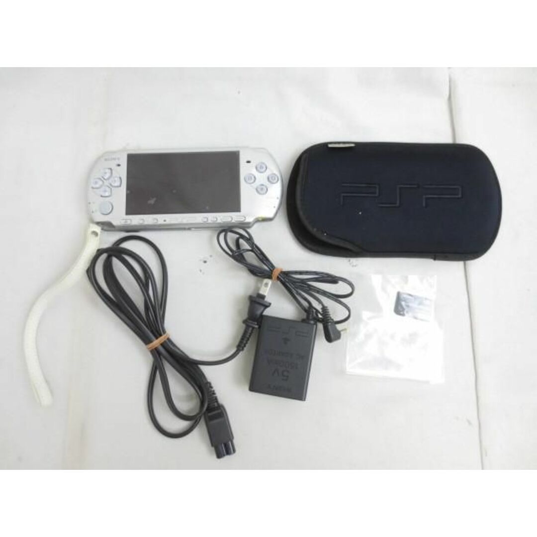  中古品 ゲーム PSP 本体 PSP3000 シルバー 動作品 電源ケーブル 4GBメモリーカード カバーケース付き エンタメ/ホビーのゲームソフト/ゲーム機本体(携帯用ゲーム機本体)の商品写真