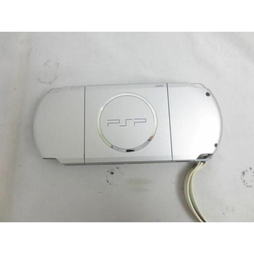  中古品 ゲーム PSP 本体 PSP3000 シルバー 動作品 電源ケーブル 4GBメモリーカード カバーケース付き エンタメ/ホビーのゲームソフト/ゲーム機本体(携帯用ゲーム機本体)の商品写真