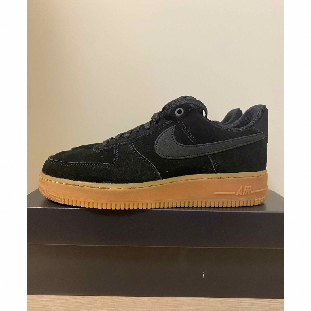 NIKE(ナイキ)の【完売品】NIKE AIR FORCE 1 '07 LV8 SUEDE BLK メンズの靴/シューズ(スニーカー)の商品写真