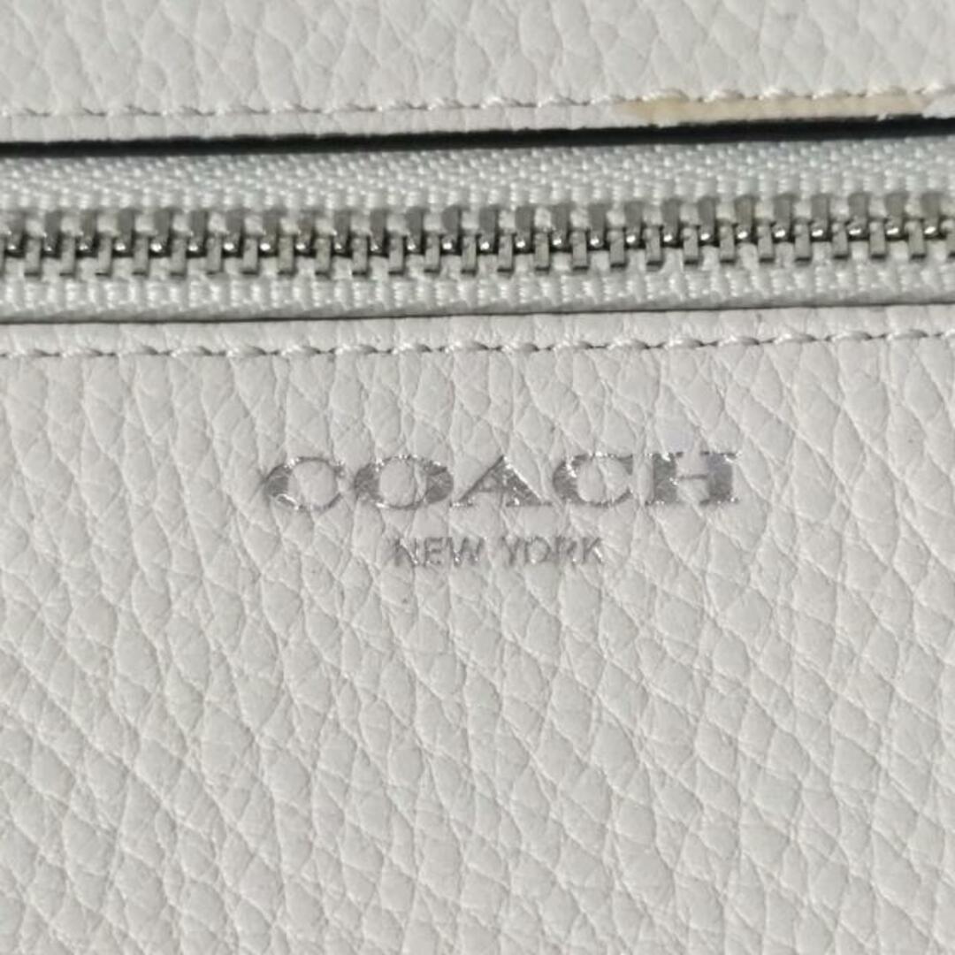 COACH(コーチ)のCOACH(コーチ) ポーチ - アイボリー レザー レディースのファッション小物(ポーチ)の商品写真