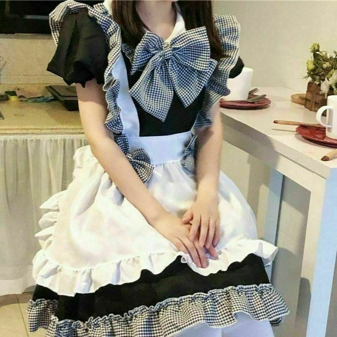 【新品未使用】メイド服　ニーハイソックス付き　モノトーン　フリル　コスプレ レディースのレディース その他(その他)の商品写真