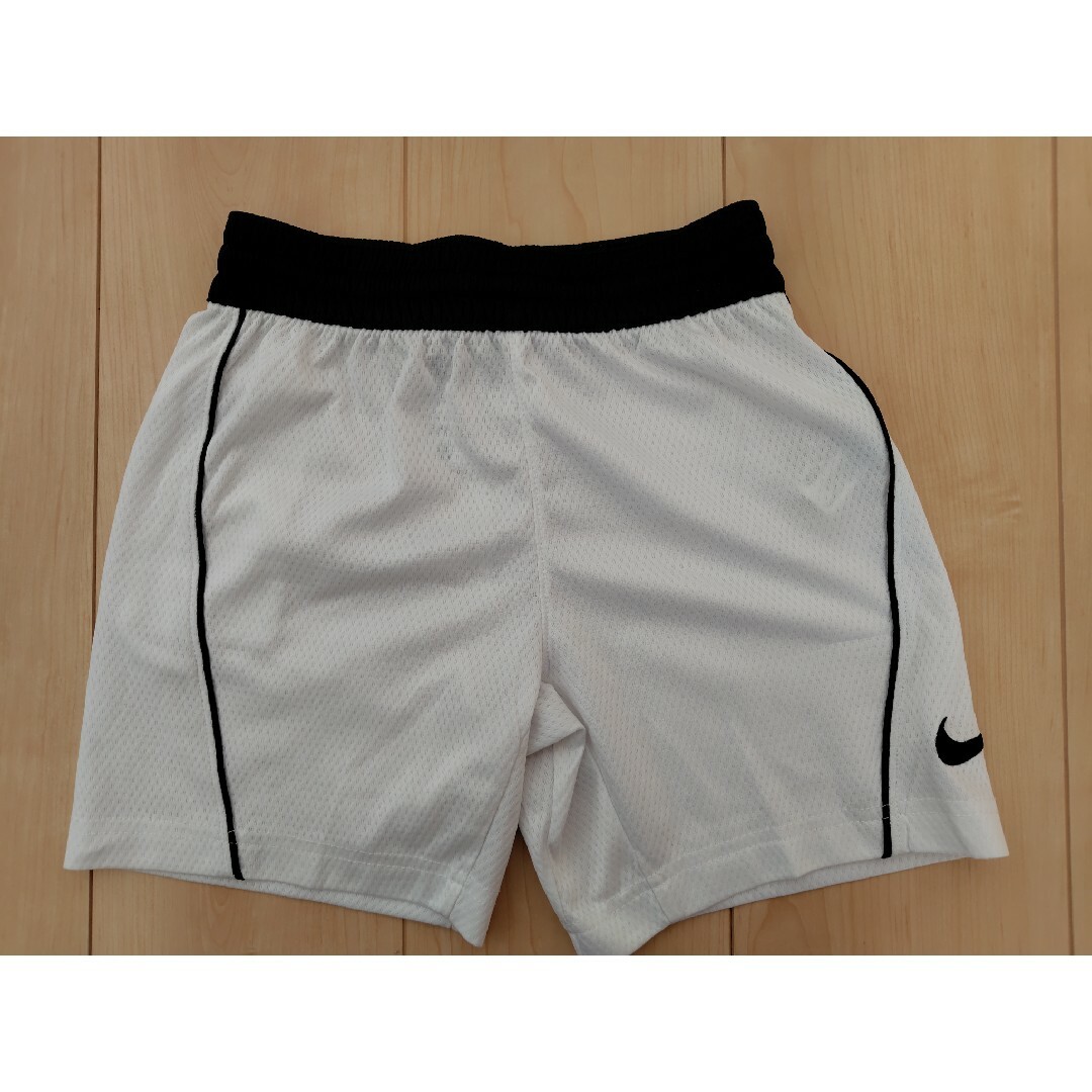 NIKE(ナイキ)の【サイズアウト品】ナイキ ショートパンツ キッズ/ベビー/マタニティのキッズ服男の子用(90cm~)(パンツ/スパッツ)の商品写真