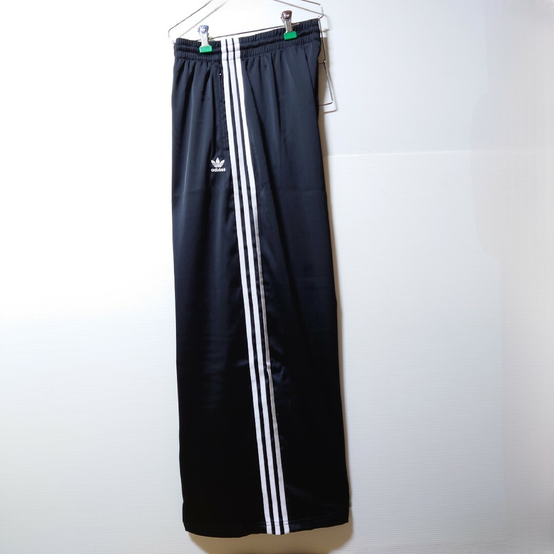 adidas(アディダス)の【新品】adidas★ルーズフィット ワイドレッグパンツ★黒★2XL★男女兼用 レディースのパンツ(カジュアルパンツ)の商品写真