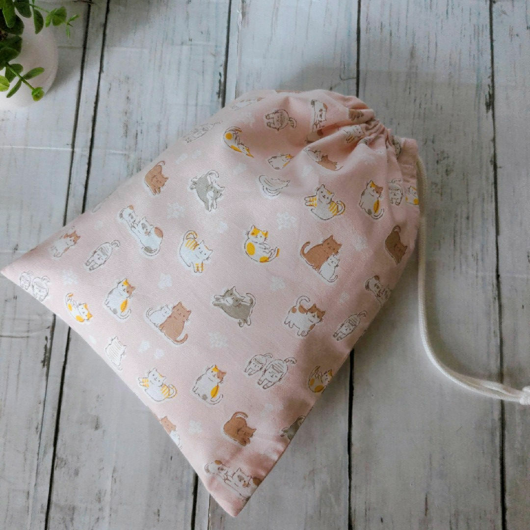ねこ　ピンク　ハンドメイド　給食袋　ランチョンマット　セット　コップ袋 ハンドメイドのキッズ/ベビー(外出用品)の商品写真