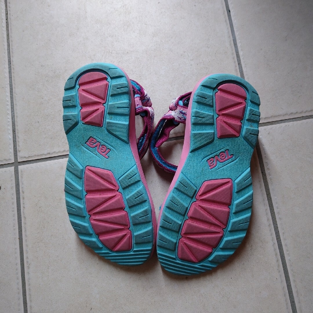 Teva(テバ)のTeva　サンダル　21 キッズ/ベビー/マタニティのキッズ靴/シューズ(15cm~)(サンダル)の商品写真