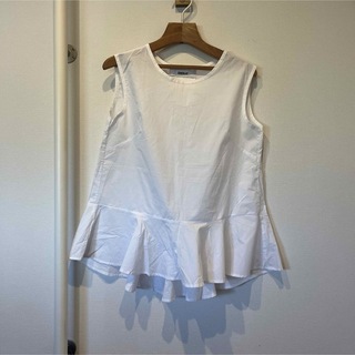 ディーホリック(dholic)のDHOLIC白色ノースリーブ　トップスTシャツ　無地シンプル　綿100%(Tシャツ(半袖/袖なし))