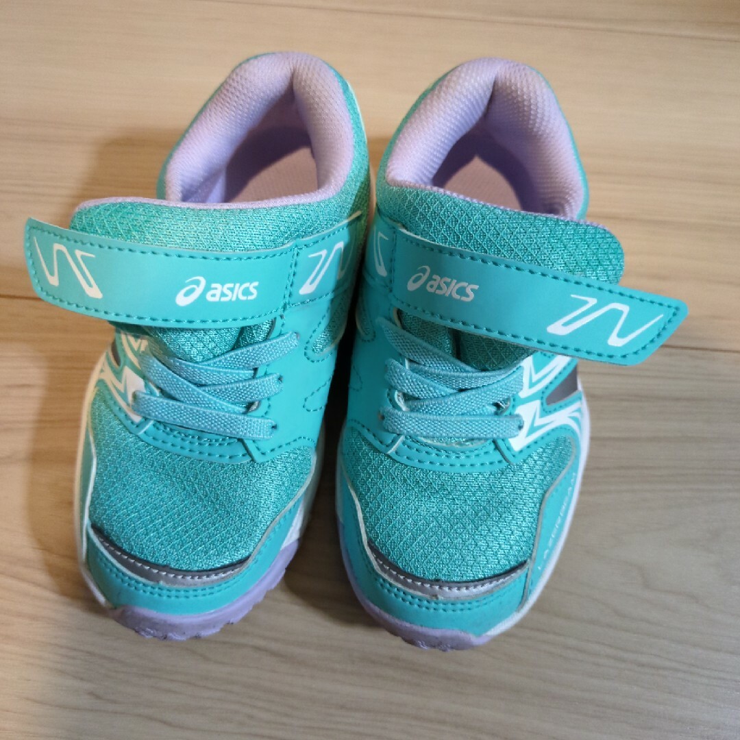 asics(アシックス)のアシックス　キッズスニーカー美品16cm 緑グリーン　男の子女の子 キッズ/ベビー/マタニティのキッズ靴/シューズ(15cm~)(スニーカー)の商品写真