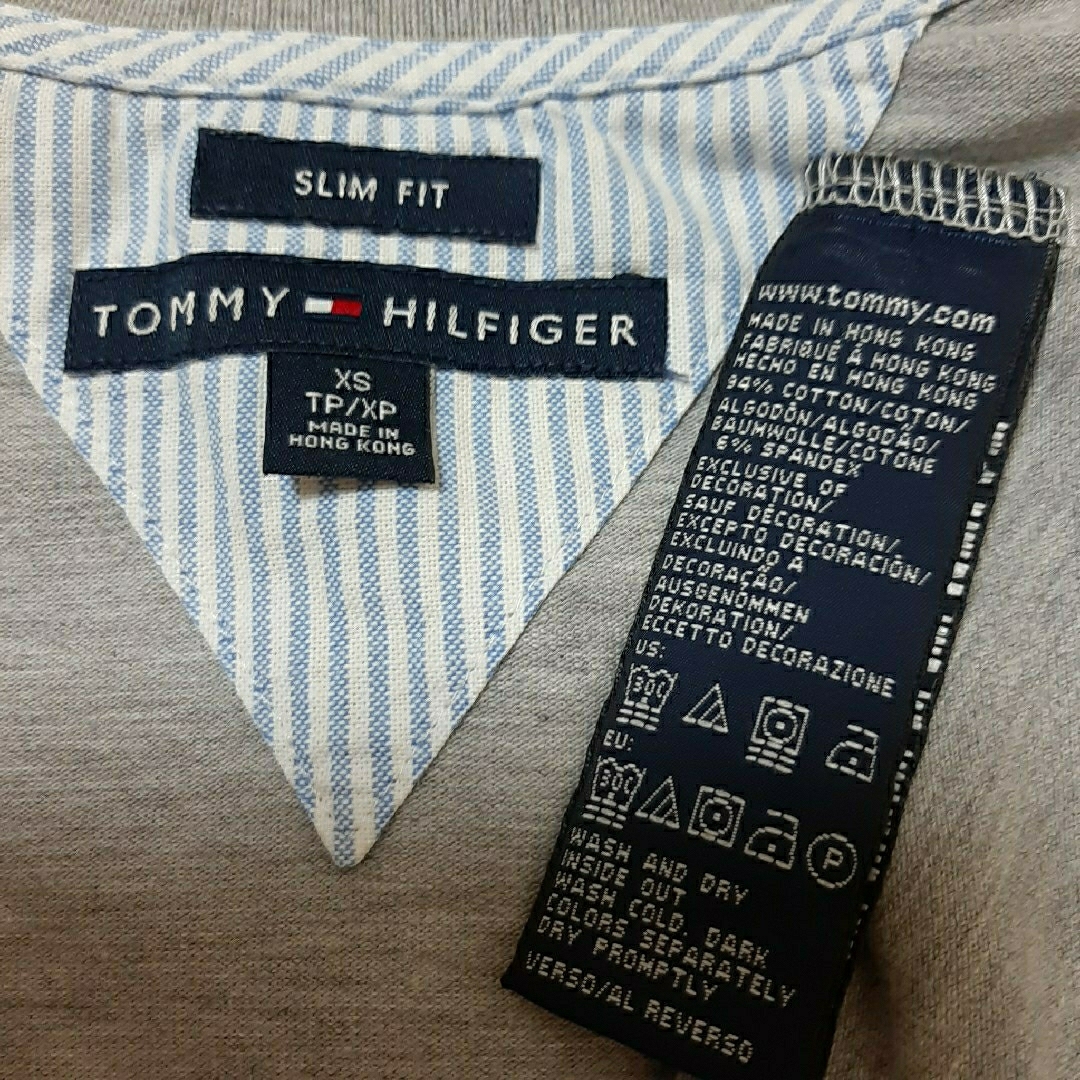 TOMMY HILFIGER(トミーヒルフィガー)の#TOMMY HILFIGER／ポロシャツ／ライトグレー／サイズXS(SM)美品 レディースのトップス(ポロシャツ)の商品写真