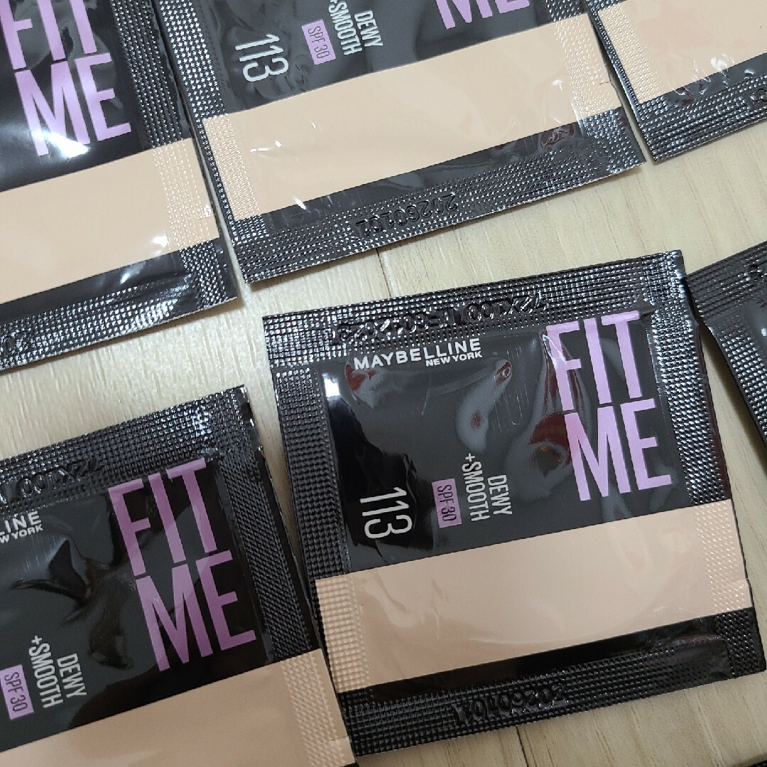 MAYBELLINE(メイベリン)のメイベリン fitme fit me 113 サンプル 10袋 コスメ/美容のベースメイク/化粧品(ファンデーション)の商品写真