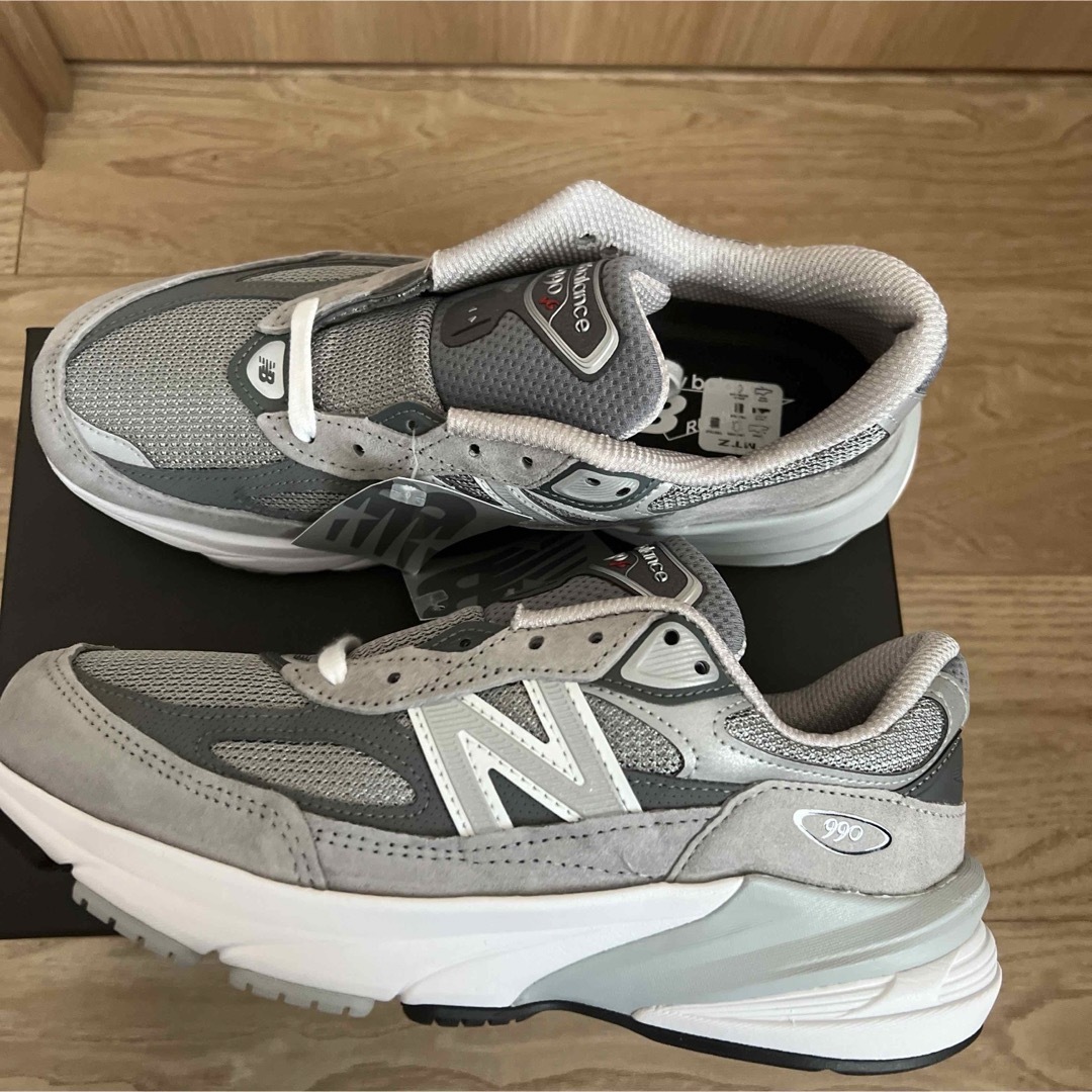 New Balance(ニューバランス)の新品　USA製　ニューバランスW990GL6 スニーカー　EU40 25cm レディースの靴/シューズ(スニーカー)の商品写真