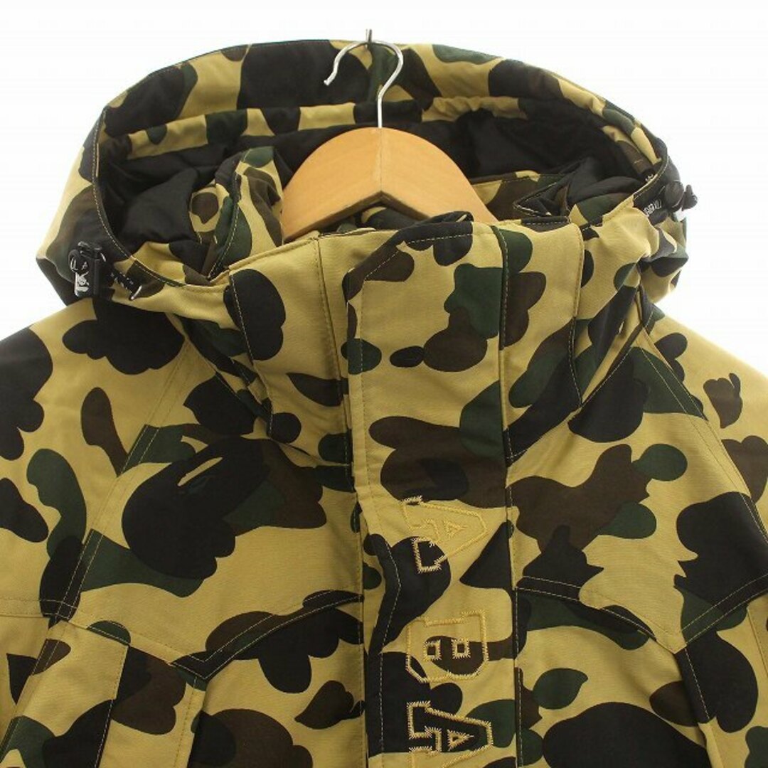 A BATHING APE(アベイシングエイプ)のA BATHING APE CAMO ダウンジャケット 迷彩 カモ ベージュ メンズのジャケット/アウター(ダウンジャケット)の商品写真