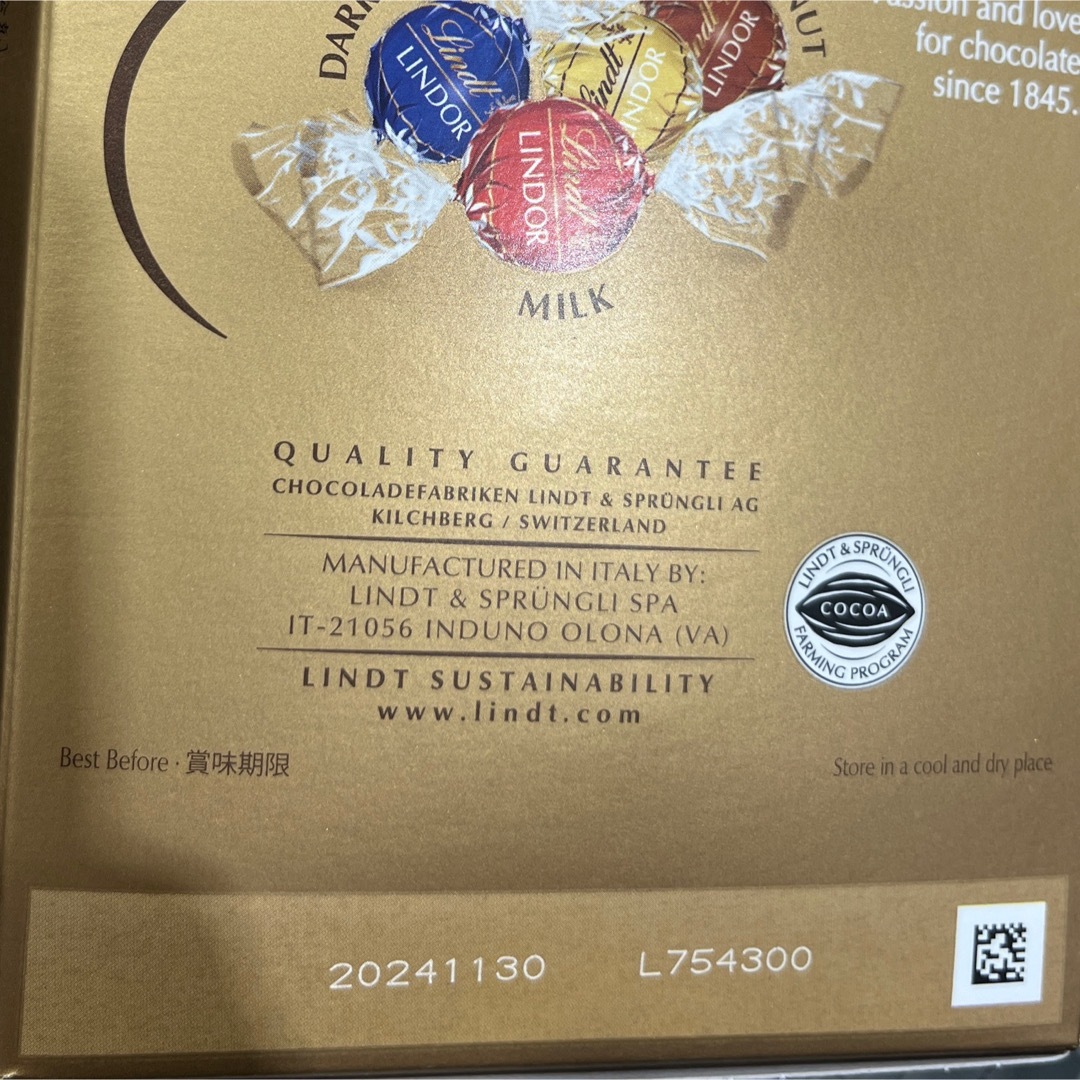 Lindt(リンツ)のリンドール  チョコレート⋆⸜   ７０コ　⸝⋆ ゴールドパッケージ 食品/飲料/酒の食品(菓子/デザート)の商品写真