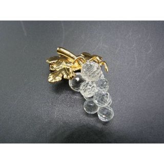 スワロフスキー(SWAROVSKI)の■美品■ SWAROVSKI スワロフスキー ぶどうモチーフ 葡萄 グレープ ピンブローチ ピンバッジ アクセサリー ゴールド系×クリア DE1206(その他)