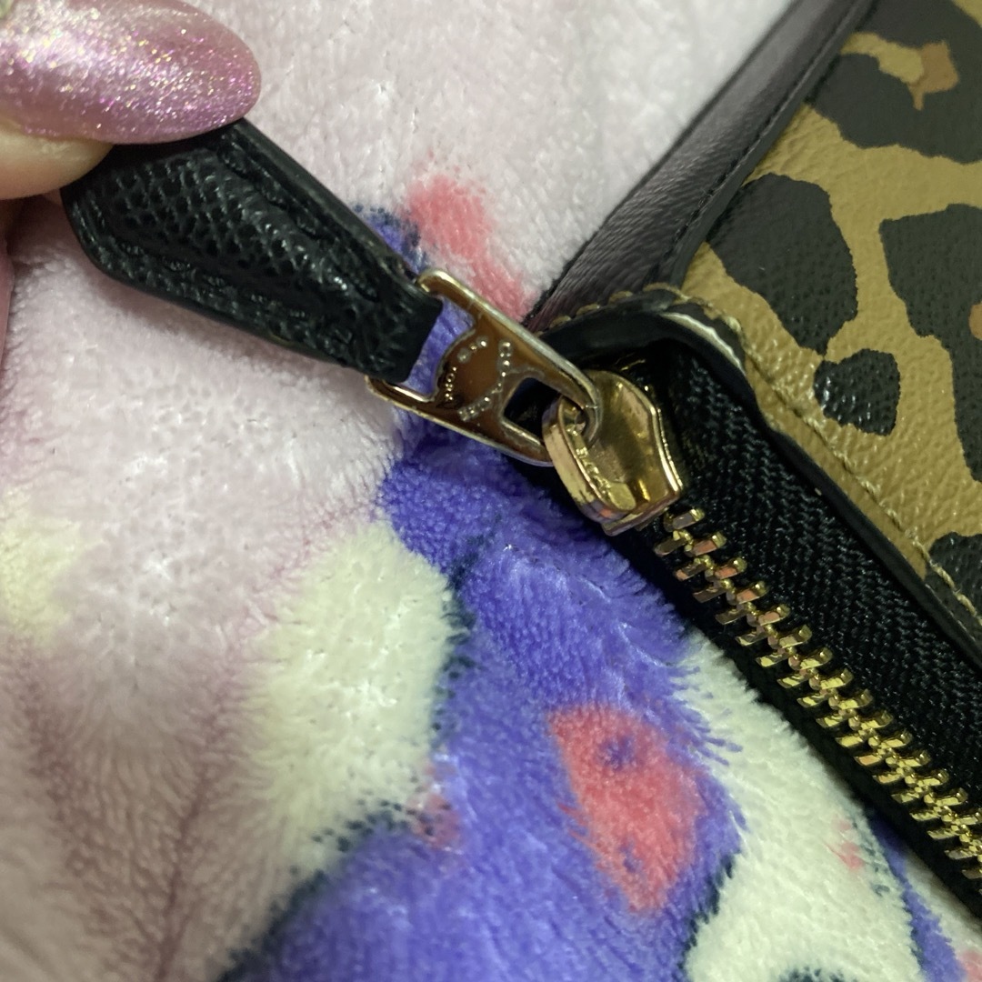 COACH(コーチ)の美品 COACH　財布　ヒョウ柄　アニマル　人気　ラウンドファスナー レディースのファッション小物(財布)の商品写真