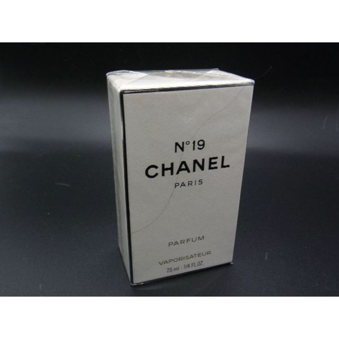 CHANEL(シャネル)の■未開封■新品■未使用■ CHANEL シャネル N°19 パフューム 香水 フレグランス 化粧品 DE1649 コスメ/美容のコスメ/美容 その他(その他)の商品写真