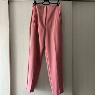 ザラ(ZARA)のZARA テーパードパンツ　ピンク(カジュアルパンツ)