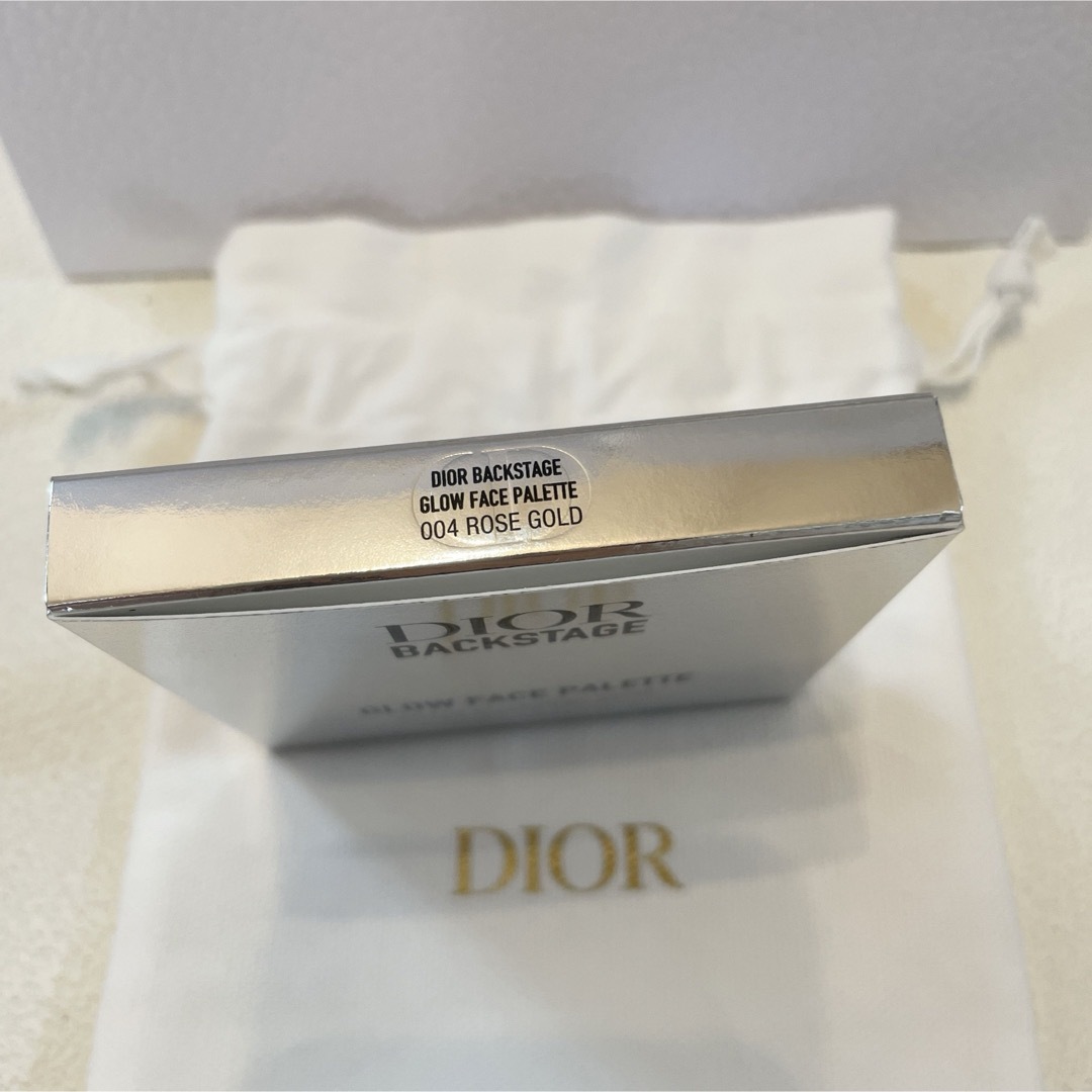 Christian Dior(クリスチャンディオール)のディオール バックステージ フェイス グロウ パレット 004 ローズゴールド コスメ/美容のベースメイク/化粧品(フェイスカラー)の商品写真