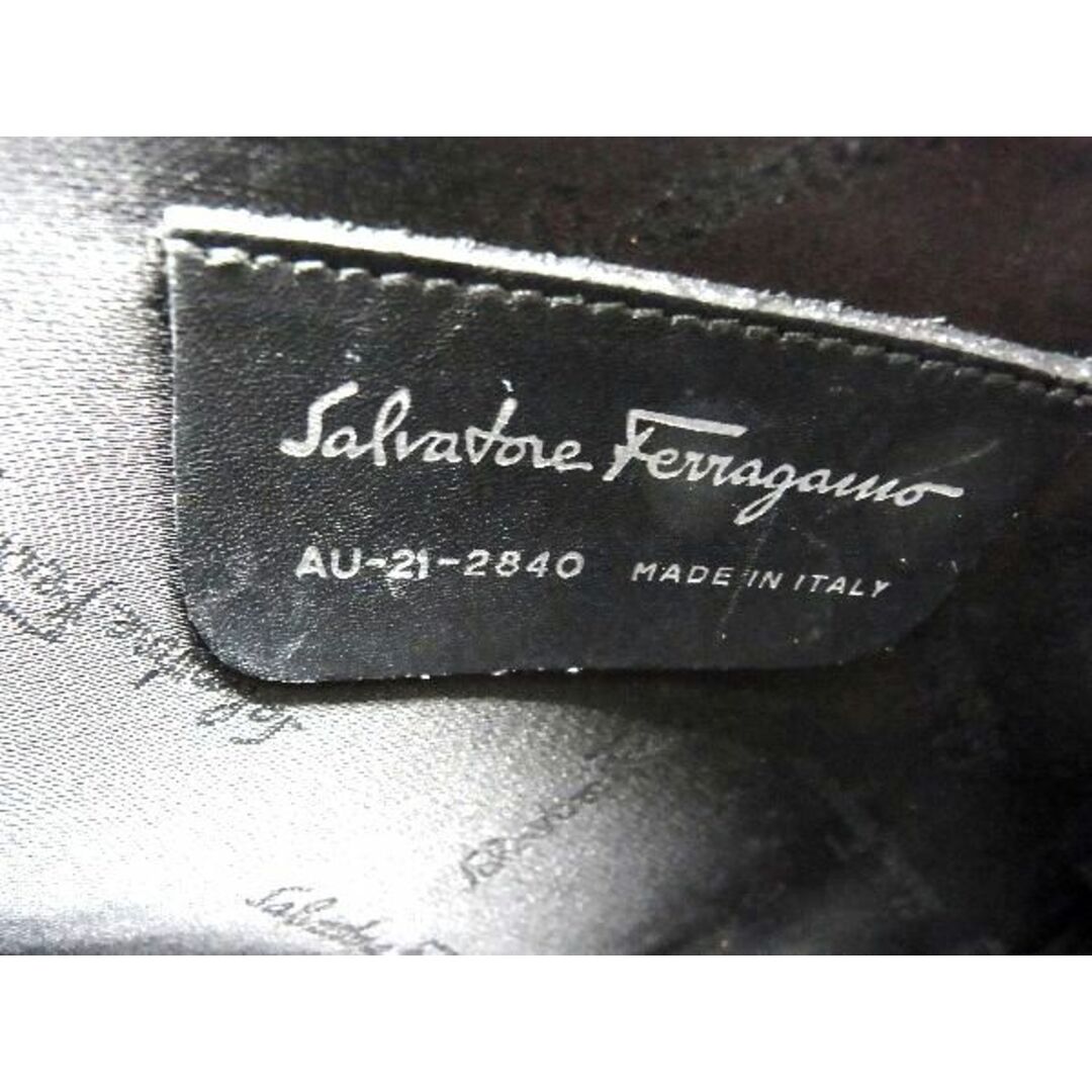 Salvatore Ferragamo(サルヴァトーレフェラガモ)のSalvatore Ferragamo フェラガモ AU-21 2840 ガンチーニ スエード クラッチバッグ ポーチ マルチケース ブラック系 DE1391 レディースのバッグ(ハンドバッグ)の商品写真