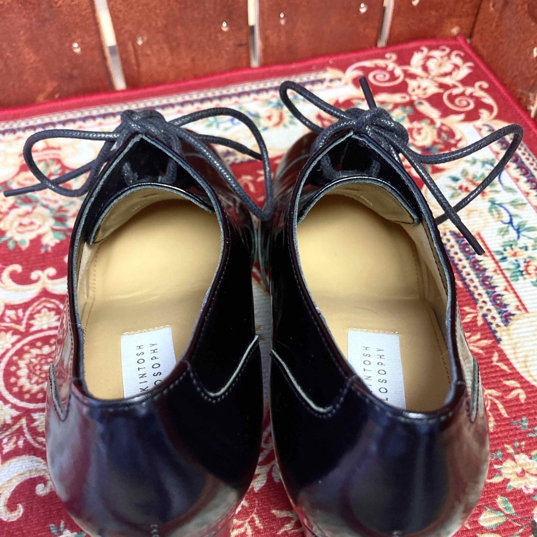 MACKINTOSH PHILOSOPHY(マッキントッシュフィロソフィー)の[美品！]MACKINTOSHPHILOSOPHY黒エナメルパンプス23.5cm レディースの靴/シューズ(ハイヒール/パンプス)の商品写真