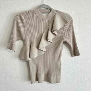 【新品】フリル リブニット 五分袖 春服 ニット 半袖(カットソー(半袖/袖なし))