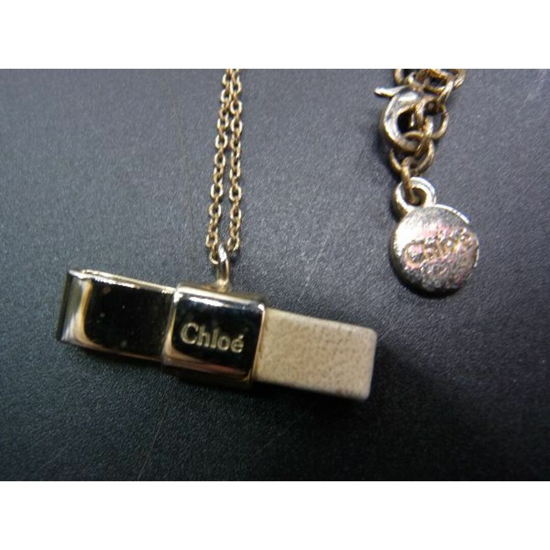 Chloe(クロエ)のChloe クロエ リボンモチーフ ネックレス ペンダント アクセサリー レディース ゴールド系 DE1607 レディースのアクセサリー(その他)の商品写真