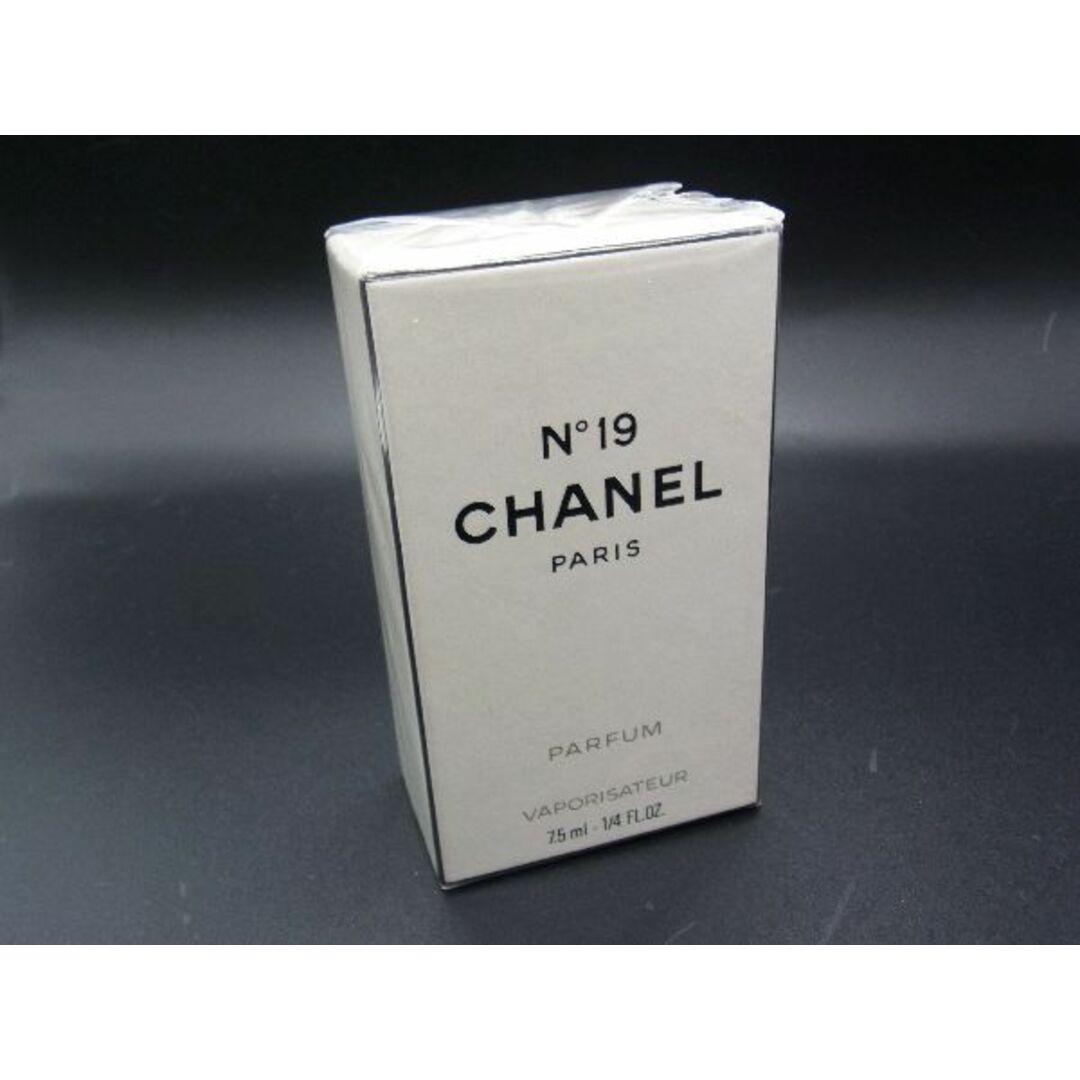 CHANEL(シャネル)の■未開封■新品■未使用■ CHANEL シャネル N°19 パフューム 7.5ml 香水 フレグランス 化粧品 DE1637 コスメ/美容の香水(香水(女性用))の商品写真