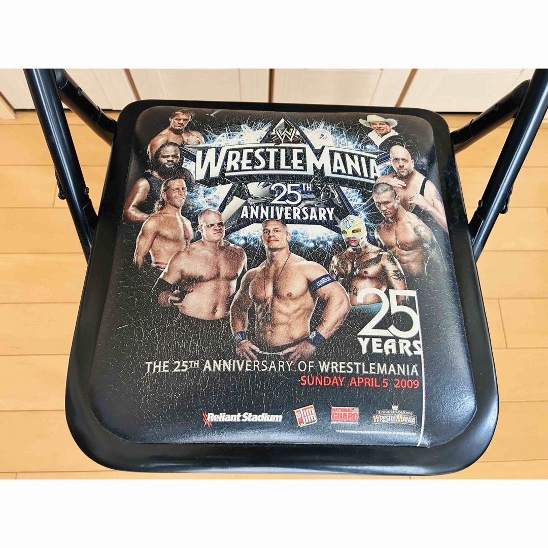 【激レア！】WWE レッスルマニア25 大会記念 非売品 パイプイス WWF スポーツ/アウトドアのスポーツ/アウトドア その他(格闘技/プロレス)の商品写真