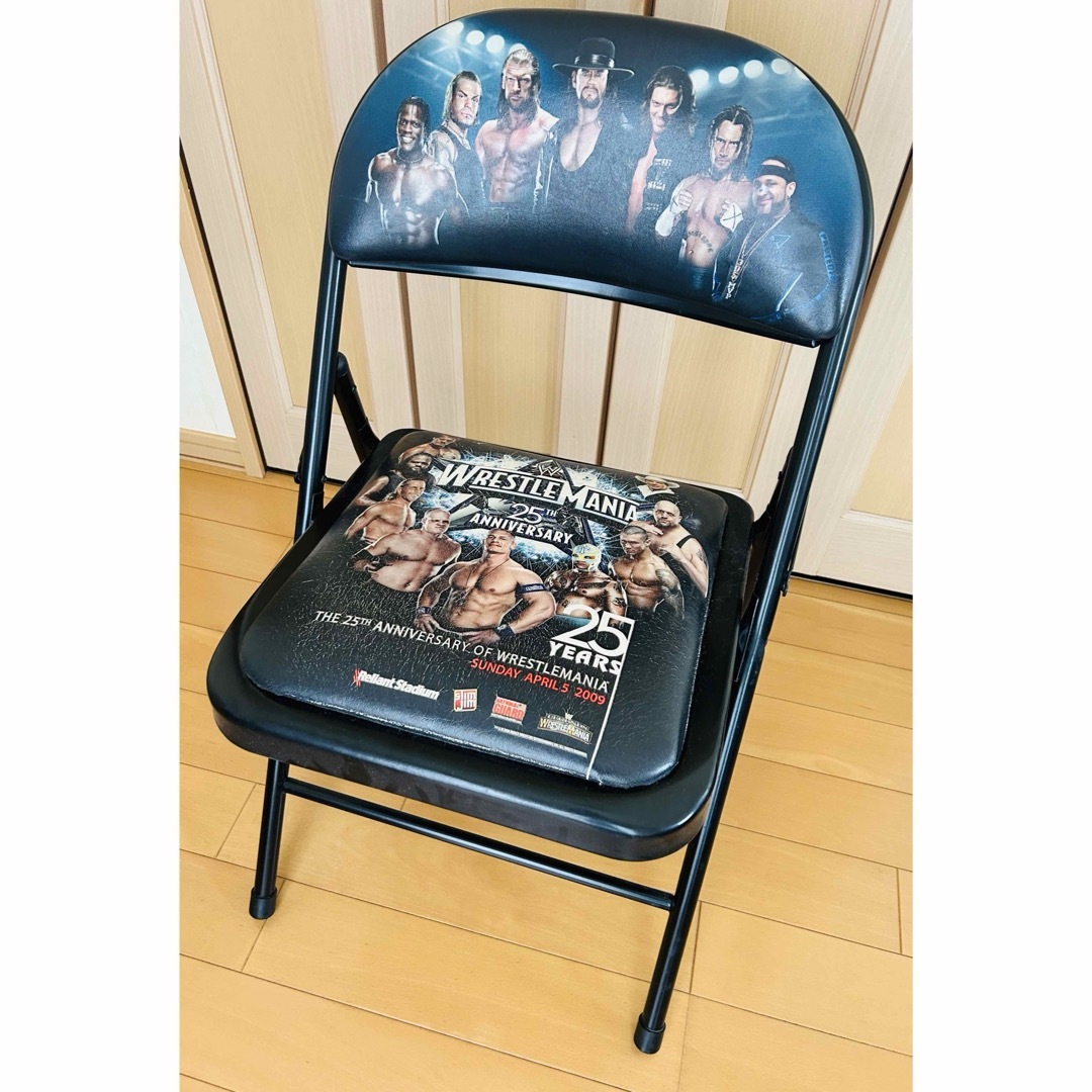 【激レア！】WWE レッスルマニア25 大会記念 非売品 パイプイス WWF スポーツ/アウトドアのスポーツ/アウトドア その他(格闘技/プロレス)の商品写真