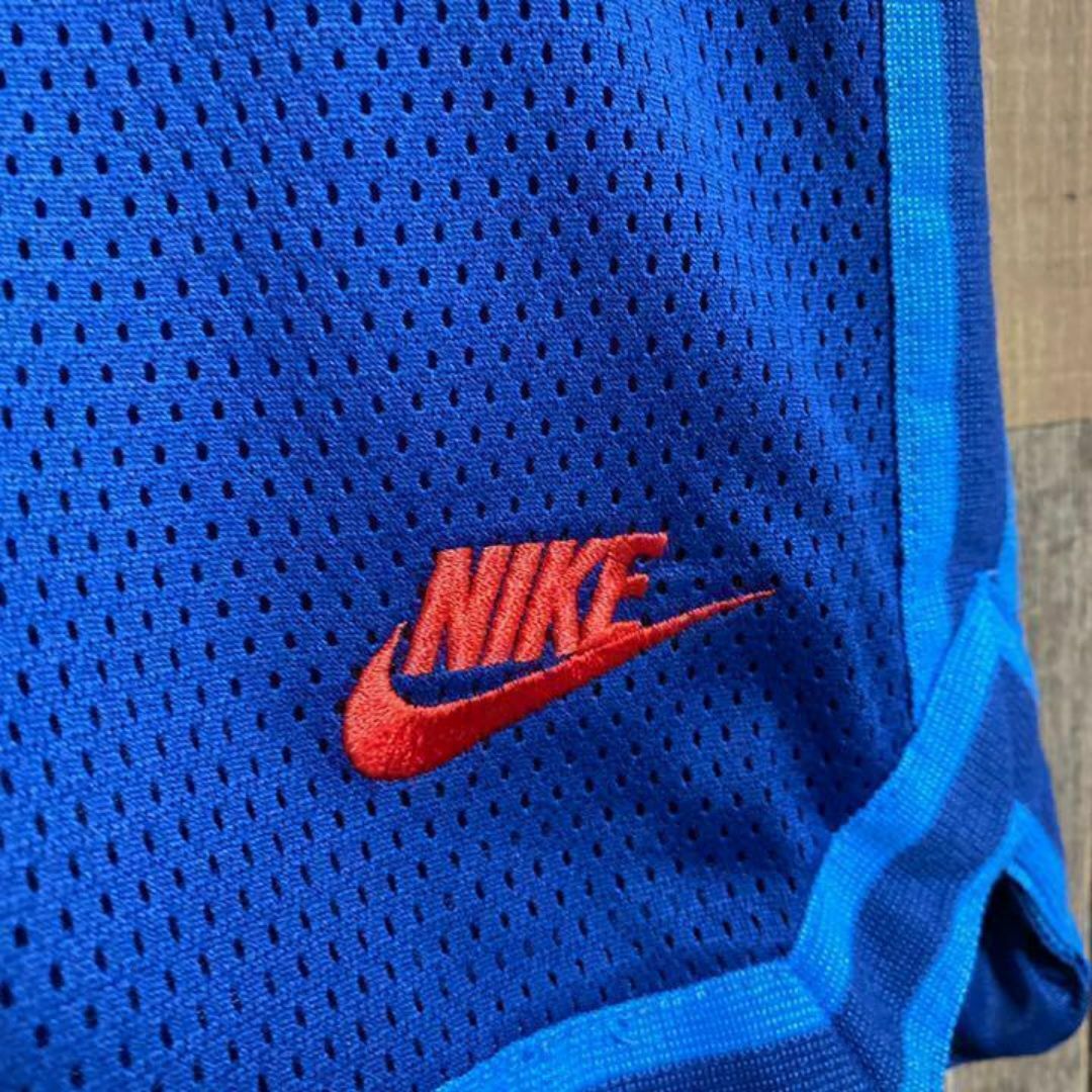 NIKE(ナイキ)のナイキ ブルー スウッシュ ロゴ ストリート バスパン ハーフ パンツ US古着 メンズのパンツ(ショートパンツ)の商品写真